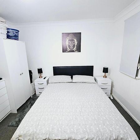Lovely Fully Furnished One Bed Flat To Let เอนฟิลด์ ภายนอก รูปภาพ