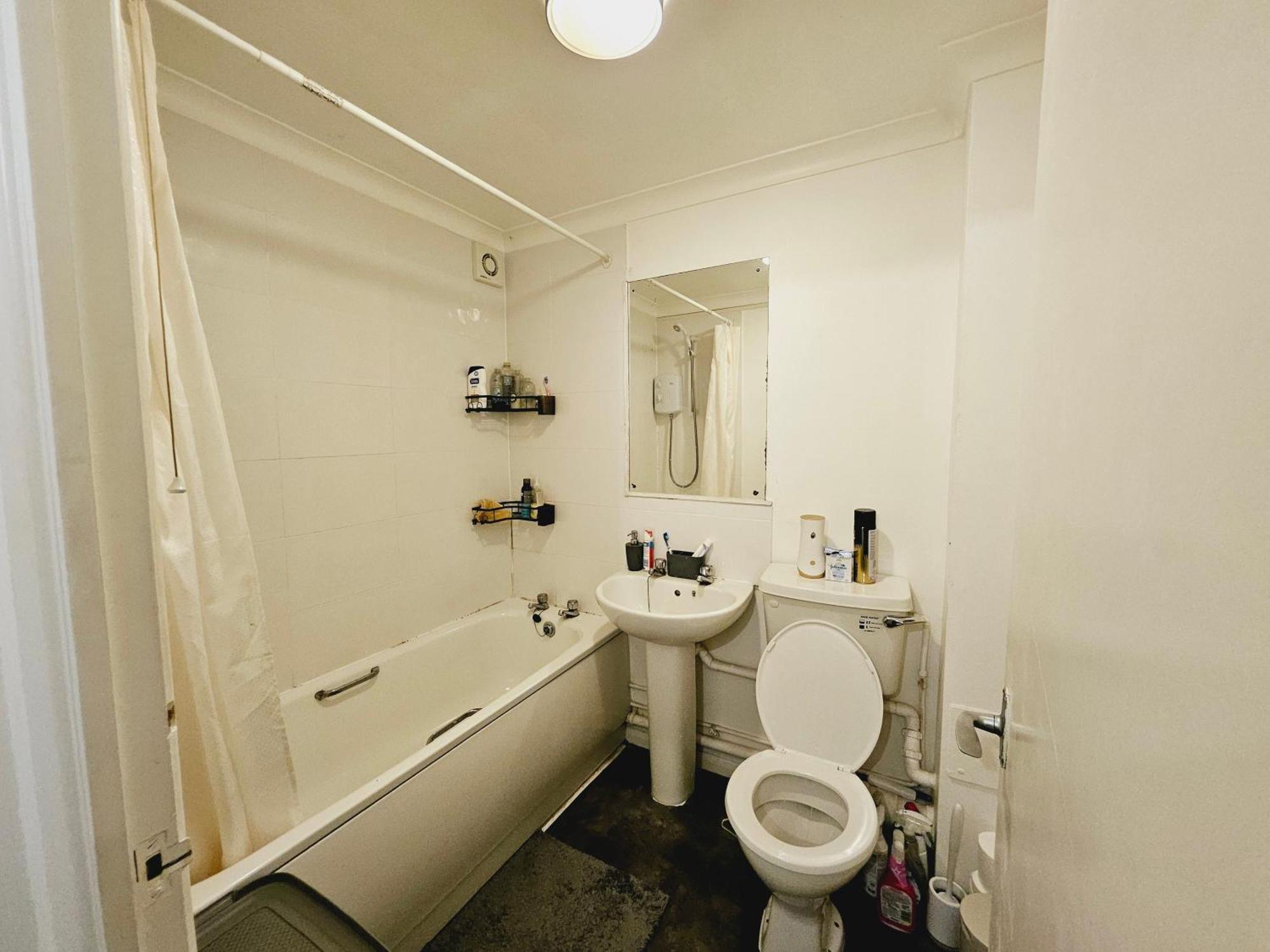 Lovely Fully Furnished One Bed Flat To Let เอนฟิลด์ ภายนอก รูปภาพ